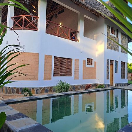 Bed and Breakfast Diani Yoga Barn Ukunda Zewnętrze zdjęcie