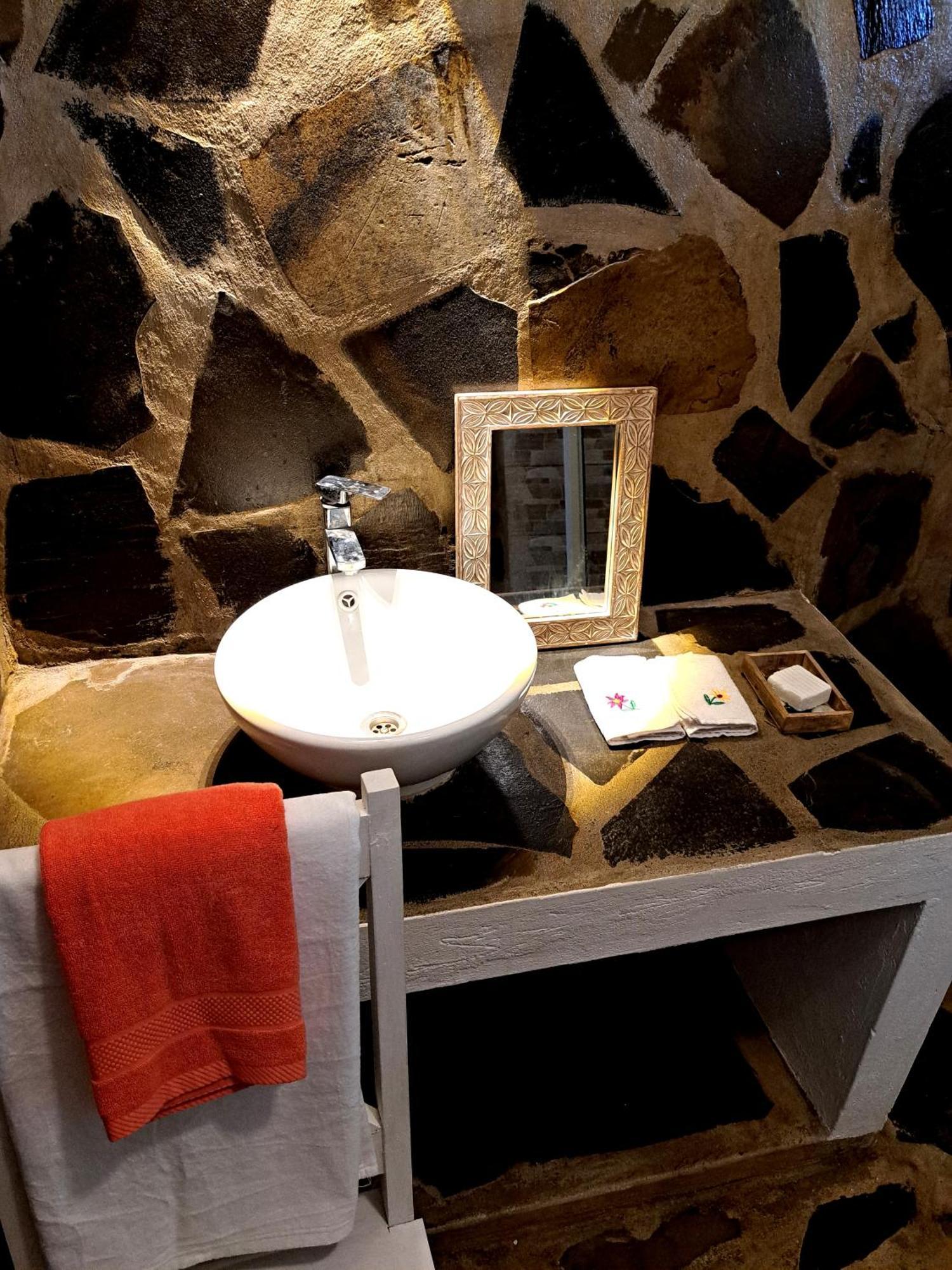 Bed and Breakfast Diani Yoga Barn Ukunda Zewnętrze zdjęcie