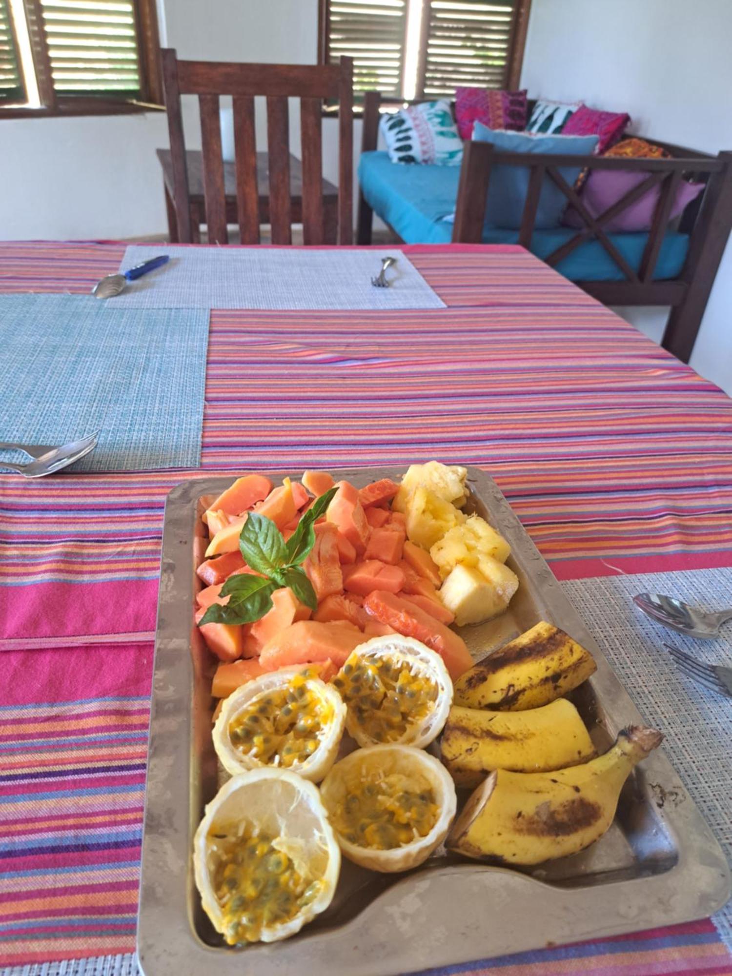 Bed and Breakfast Diani Yoga Barn Ukunda Zewnętrze zdjęcie