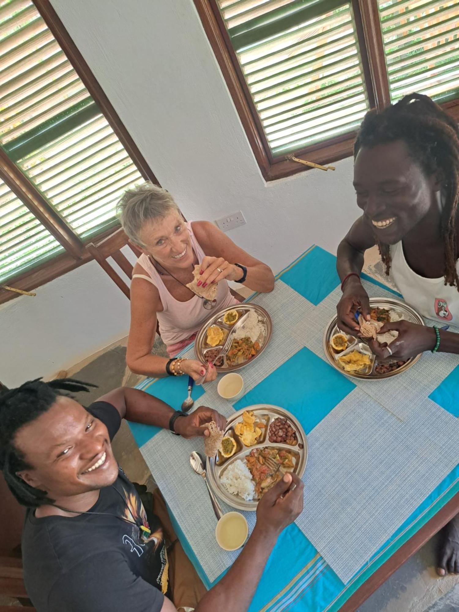 Bed and Breakfast Diani Yoga Barn Ukunda Zewnętrze zdjęcie